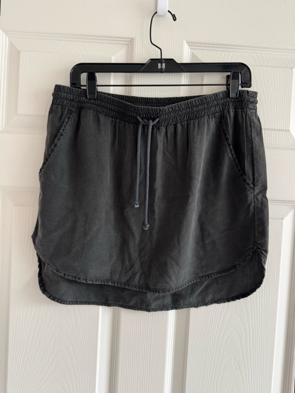 Bella Dahl Washed Black Elastic Waist Skirt